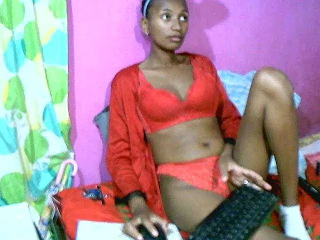 Live sex webcam photo for Chellah01 #292142284