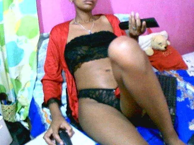 Live sex webcam photo for Chellah01 #292199281