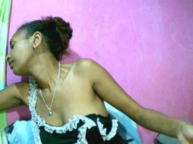 Live sex webcam photo for Chellah01 #292273546