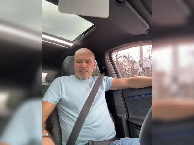 Live sex webcam photo for ChelovekChel #290895351