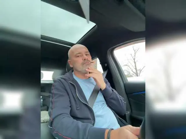 Live sex webcam photo for ChelovekChel #292368920