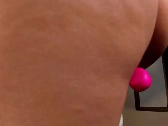 Live sex webcam photo for ChelseaMills #272167133