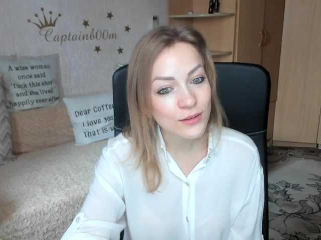 Live sex webcam photo for CherishSia #272340662