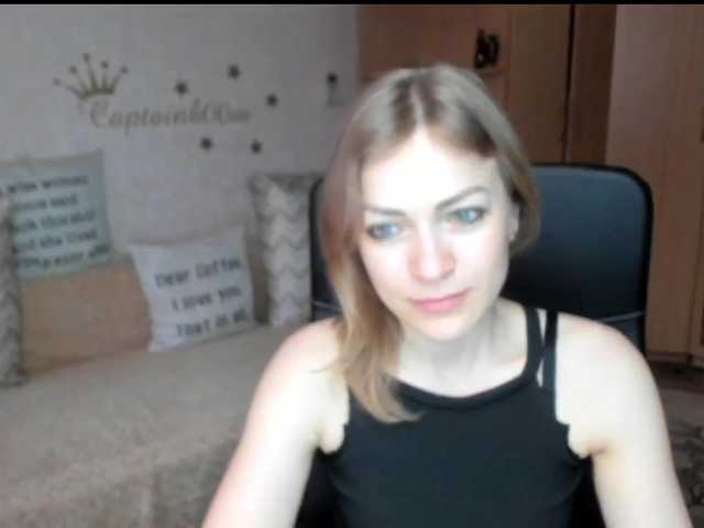 Live sex webcam photo for CherishSia #273472443