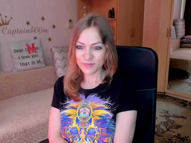 Live sex webcam photo for CherishSia #275756734