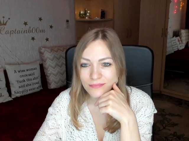 Live sex webcam photo for CherishSia #276953270