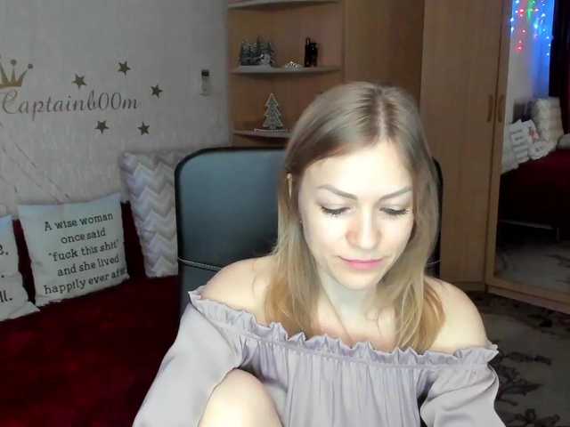 Live sex webcam photo for CherishSia #276990066