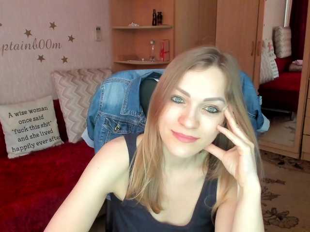 Live sex webcam photo for CherishSia #277475898