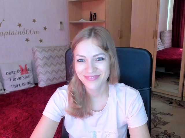 Live sex webcam photo for CherishSia #278252295