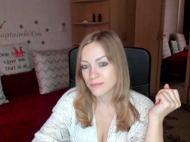 Live sex webcam photo for CherishSia #288905913