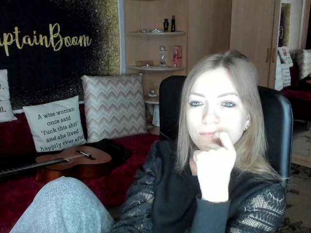 Live sex webcam photo for CherishSia #290131801