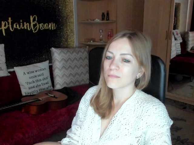 Live sex webcam photo for CherishSia #290149405