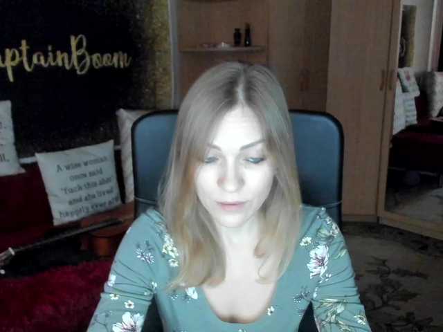 Live sex webcam photo for CherishSia #290154786