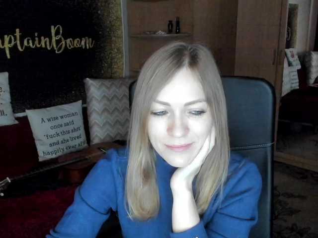 Live sex webcam photo for CherishSia #290175932