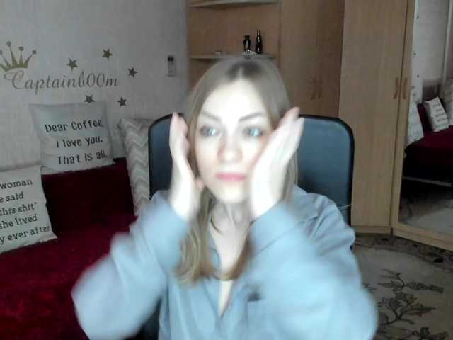 Live sex webcam photo for CherishSia #290399244