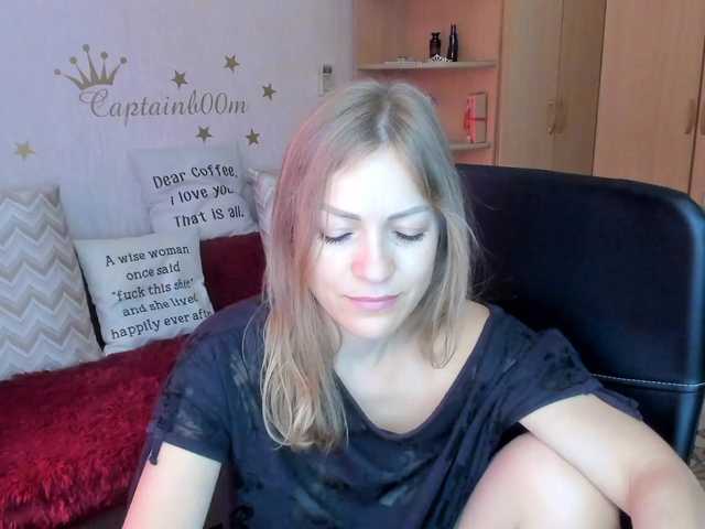 Live sex webcam photo for CherishSia #291284366