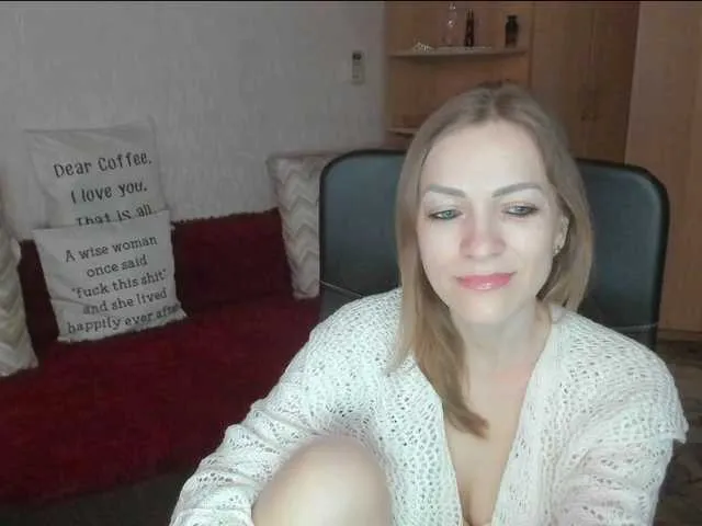 Live sex webcam photo for CherishSia #293125526