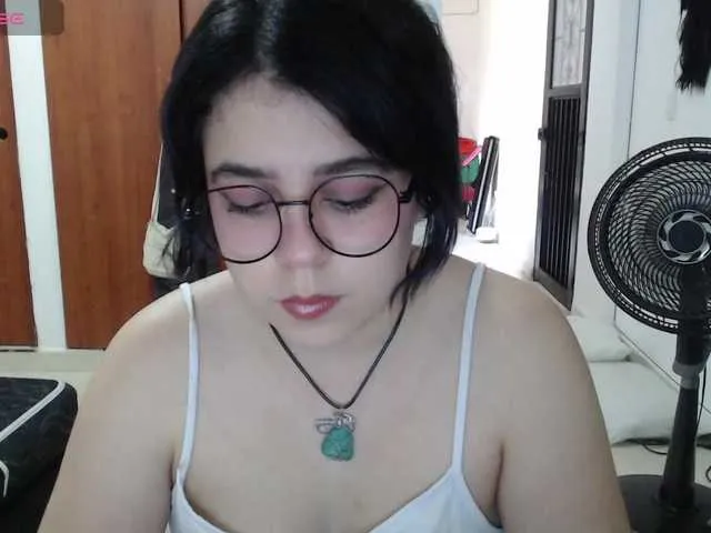 Live sex webcam photo for CherrySweet000 #291825533