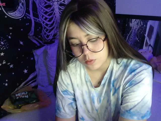 Live sex webcam photo for CherrySweet000 #292119461