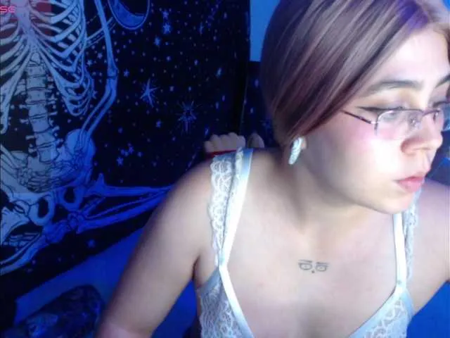 Live sex webcam photo for CherrySweet000 #292163666