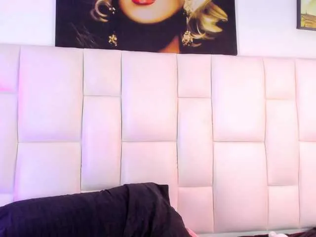 Live sex webcam photo for CherryTaylor #290401809