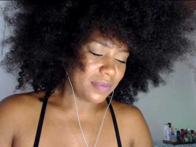 Live sex webcam photo for Cherryu #290739399