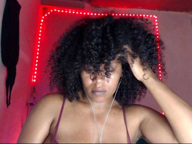 Live sex webcam photo for Cherryu #291064671