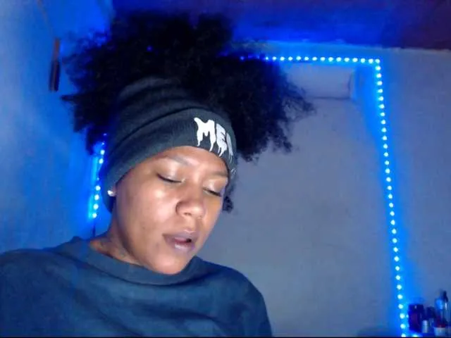 Live sex webcam photo for Cherryu #291113332