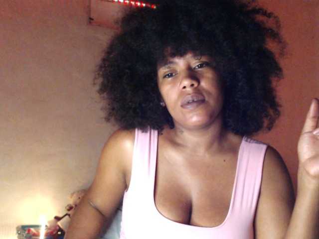 Live sex webcam photo for Cherryu #291370830