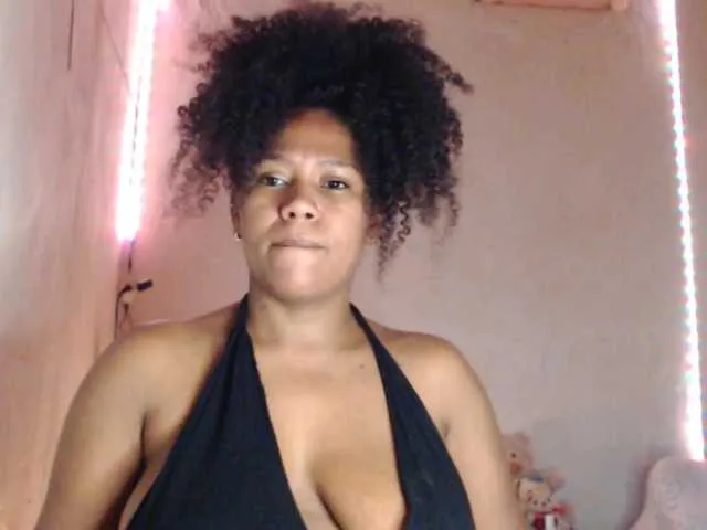 Live sex webcam photo for Cherryu #292563025