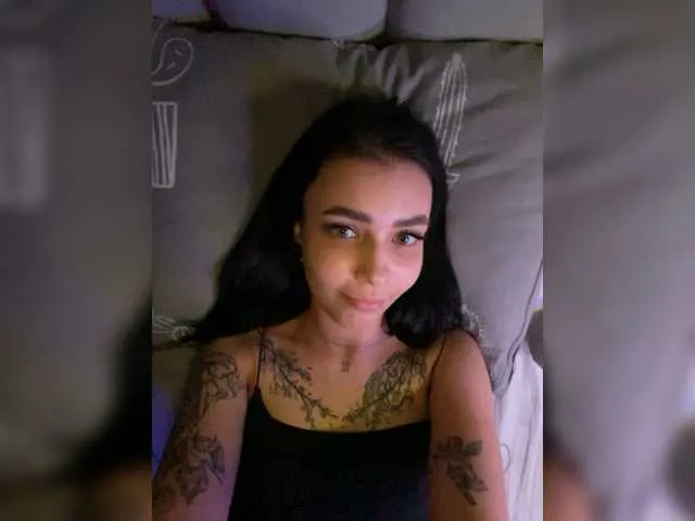Live sex webcam photo for CheshhhireCat #275677814
