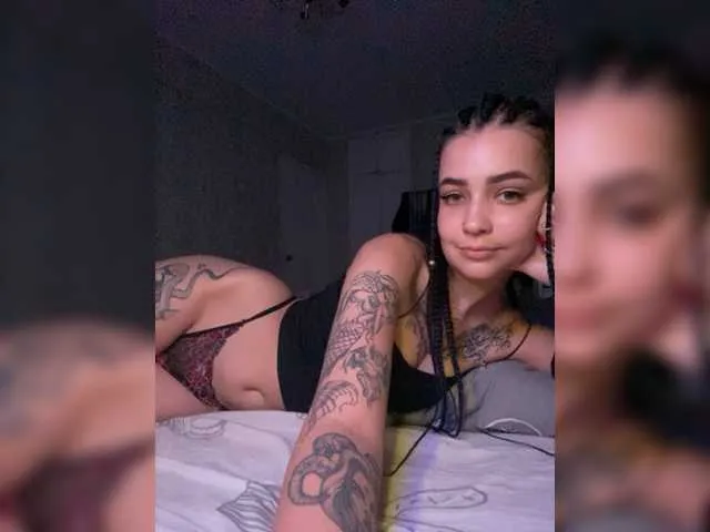 Live sex webcam photo for CheshhhireCat #275829804