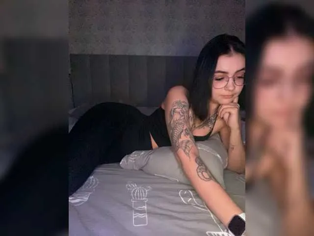 Live sex webcam photo for CheshhhireCat #276789369