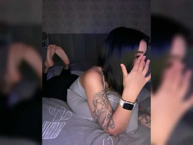 Live sex webcam photo for CheshhhireCat #276810024
