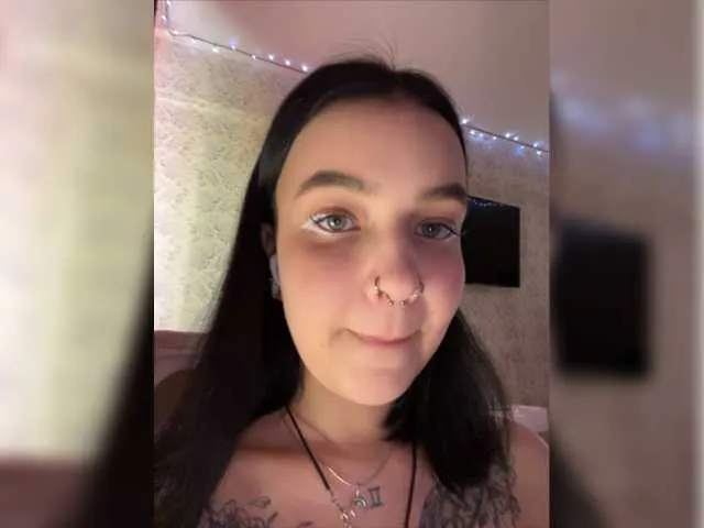 Live sex webcam photo for CheshhhireCat #277861765