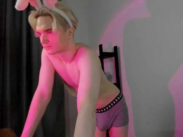 Live sex webcam photo for ChesterCooper #276867903