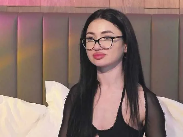 Live sex webcam photo for Chiaralovee #290323988