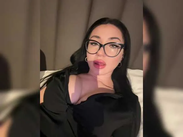 Live sex webcam photo for Chiaralovee #290494776