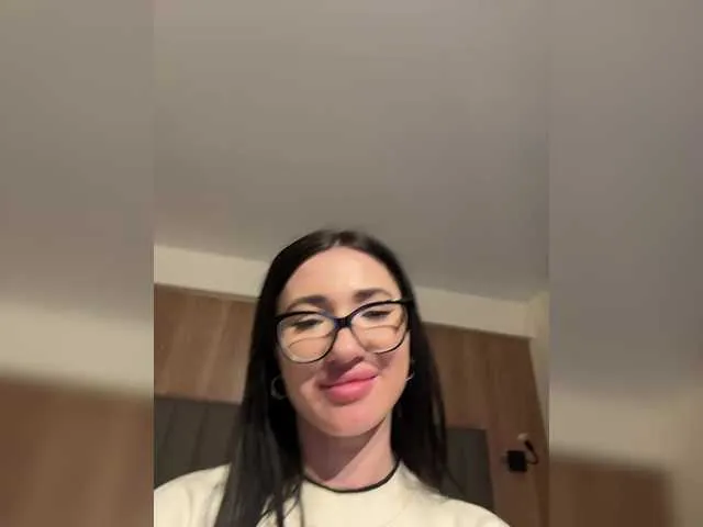 Live sex webcam photo for Chiaralovee #290875690