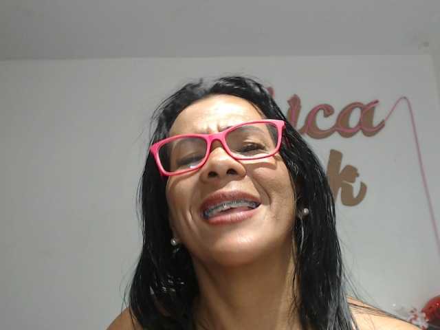 Live sex webcam photo for Chica-pinkxxx #273372035