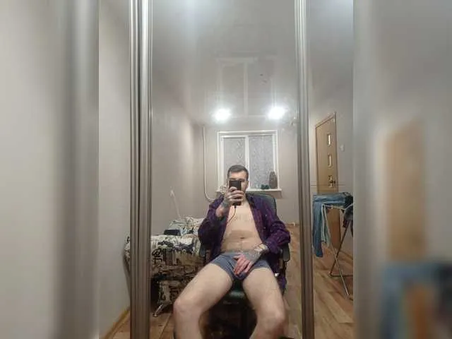 Live sex webcam photo for Chikibriki33 #275426803