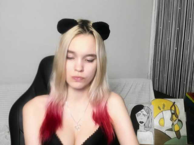 Live sex webcam photo for Chl0eLove #273915687