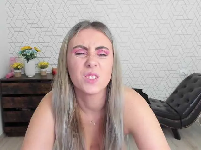 Live sex webcam photo for Chloe-Bluee #276485063