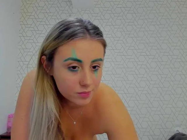 Live sex webcam photo for Chloe-Bluee #276595970