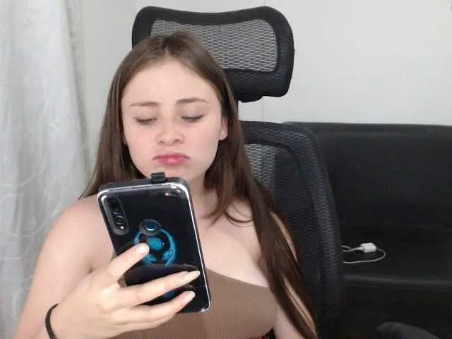 Live sex webcam photo for Chloe-Sweet69 #271914519
