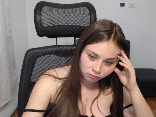 Live sex webcam photo for Chloe-Sweet69 #272247758