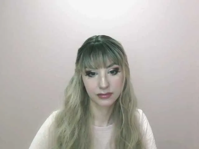 Live sex webcam photo for ChloeFinest #278049256