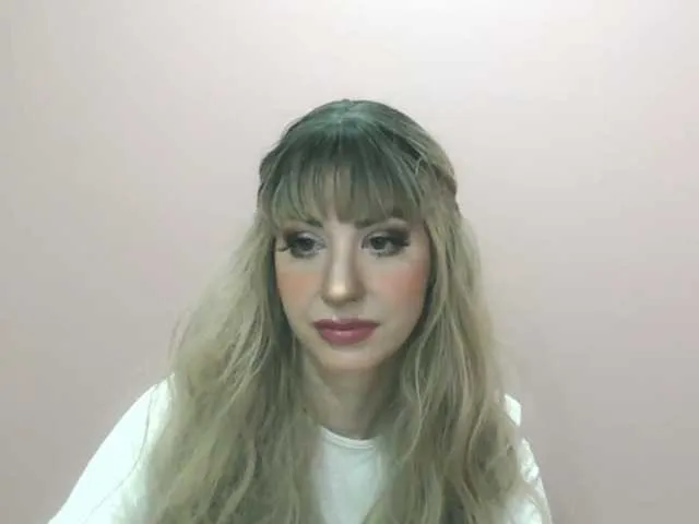 Live sex webcam photo for ChloeFinest #278081713