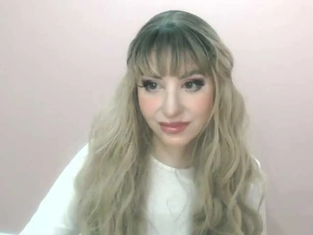 Live sex webcam photo for ChloeFinest #278087161