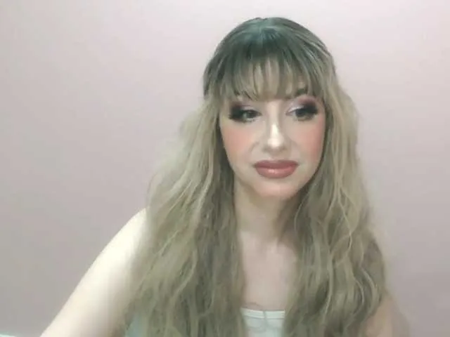 Live sex webcam photo for ChloeFinest #278092918